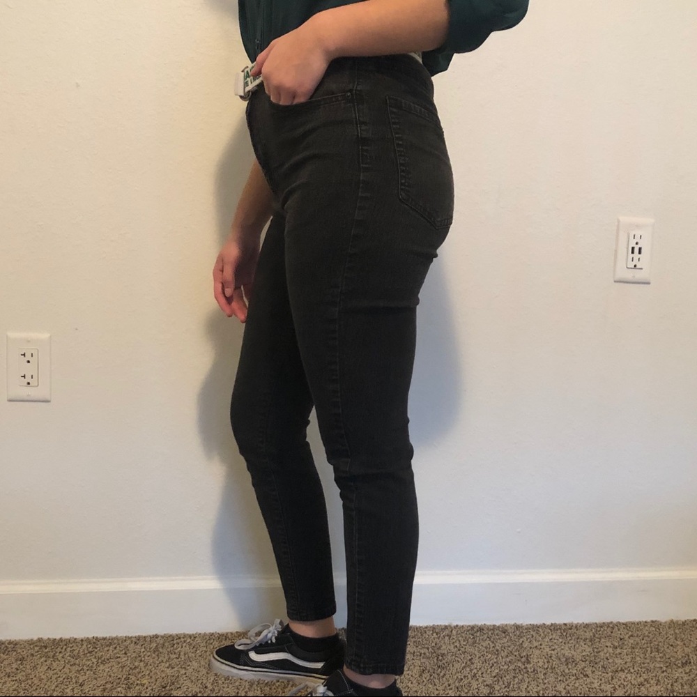 🥳 Forever 21 black faded skinny jeans size 28/6